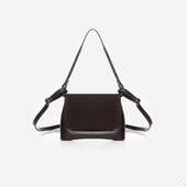 Сумка українського бренду ТМ  "Lucherino" стане хорошим придбанням не на один рік.  Невелика жіноча сумочка виготовлена з високоякісного шкірзамінника та якісної надійної фурнітури в кольорі - нікель. Одне відділення з однією кишенею на застібці.